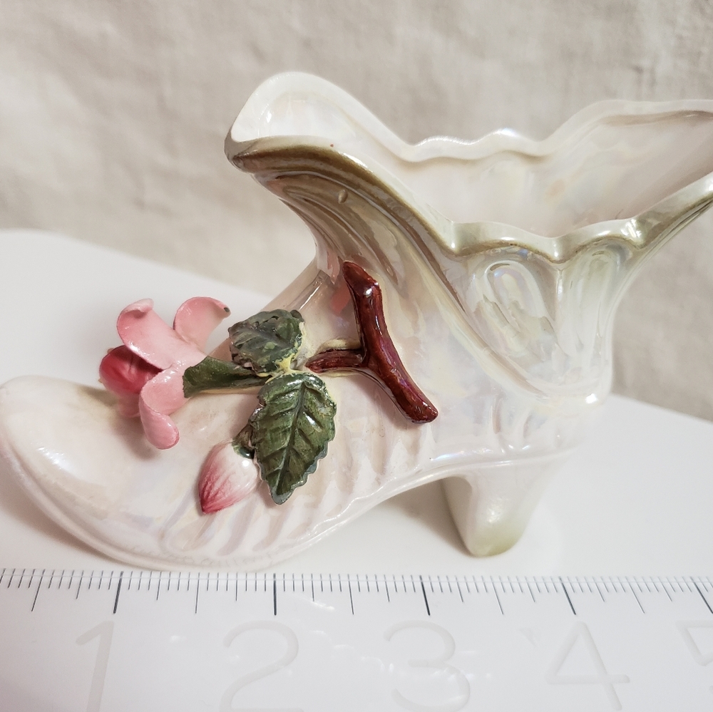 Norcrest collector's shoe. Vintage and in perfect condition. Opalescent